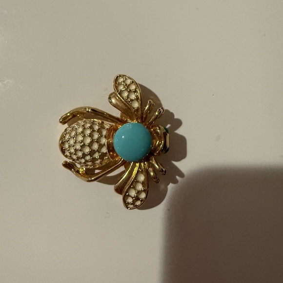 Stella & Dot Jewelry - Stella & Dot Gold and Turquoise Bee Brooch